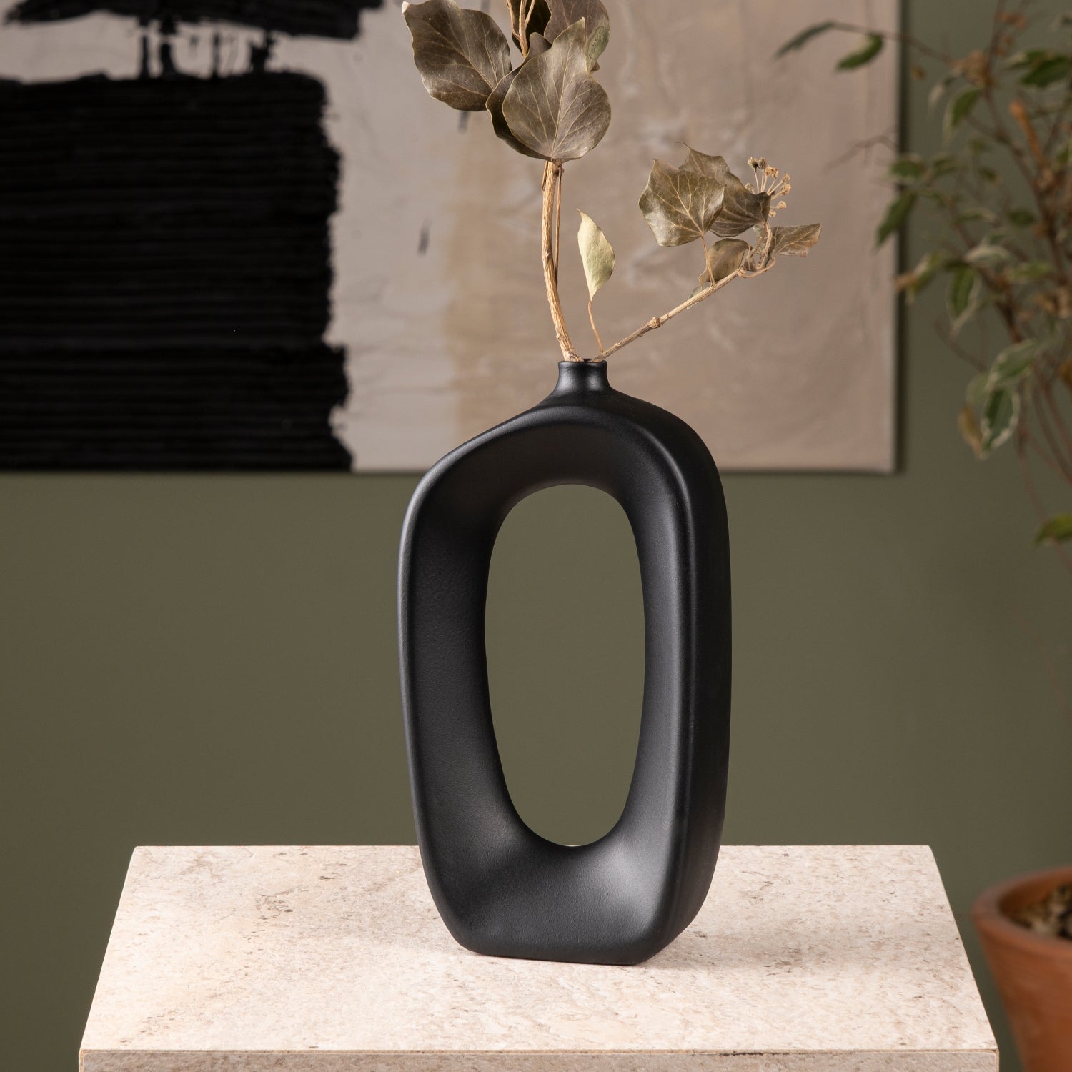 Stilo Medium Ceramic Vase